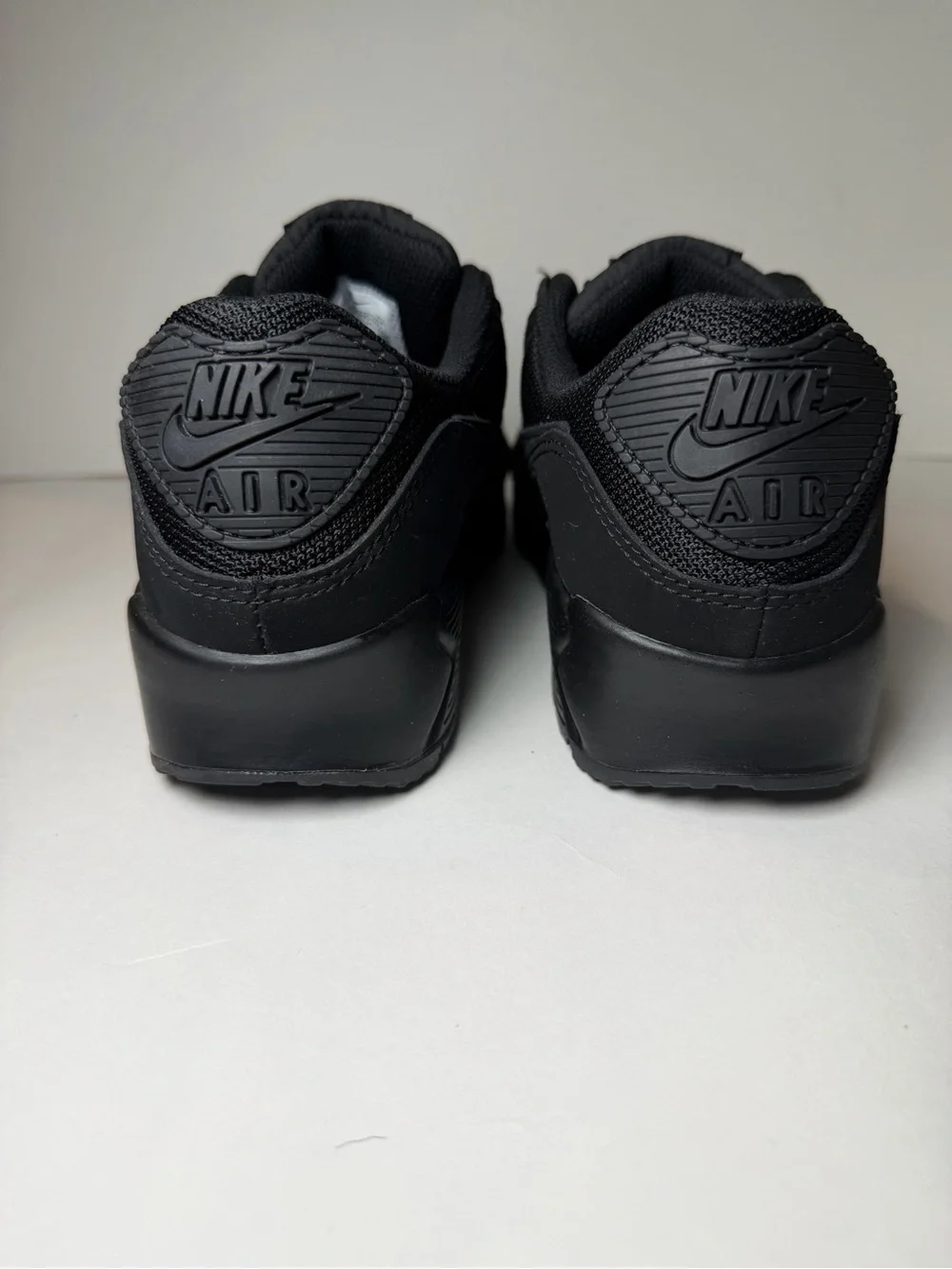Nike Air Max 90 Sneakers - Black (6Y / 7.5 W)